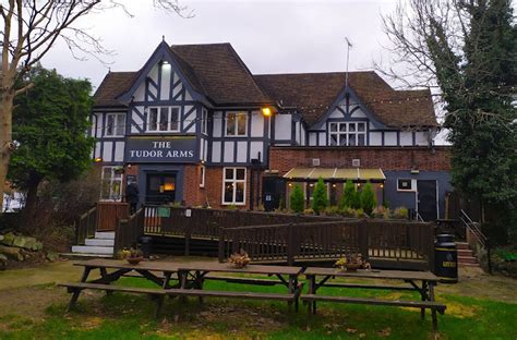 tudor pub watford.